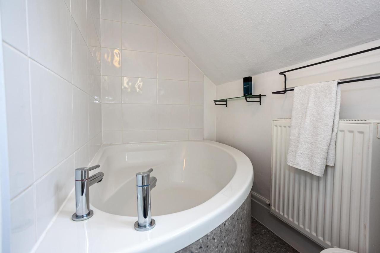 Cosy 2 Bed Apartment - Close To Leeds Centre Exterior photo