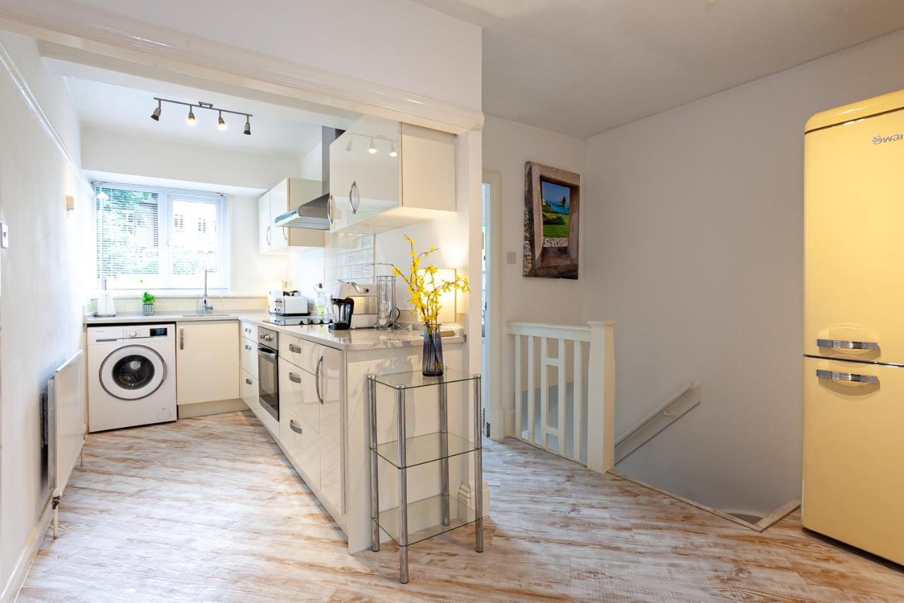 Cosy 2 Bed Apartment - Close To Leeds Centre Exterior photo