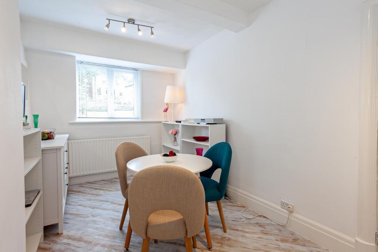 Cosy 2 Bed Apartment - Close To Leeds Centre Exterior photo