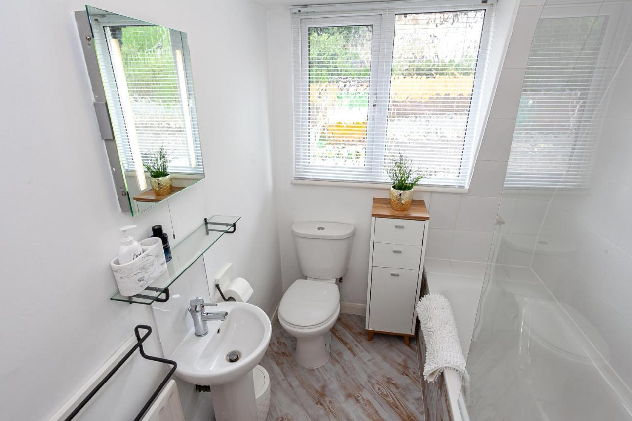 Cosy 2 Bed Apartment - Close To Leeds Centre Exterior photo